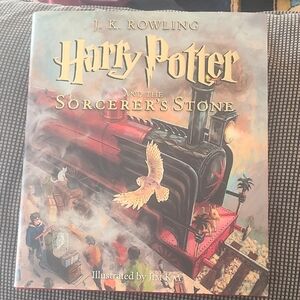 Harry Potter and the Sorcerer's Stone Illustrated Edition